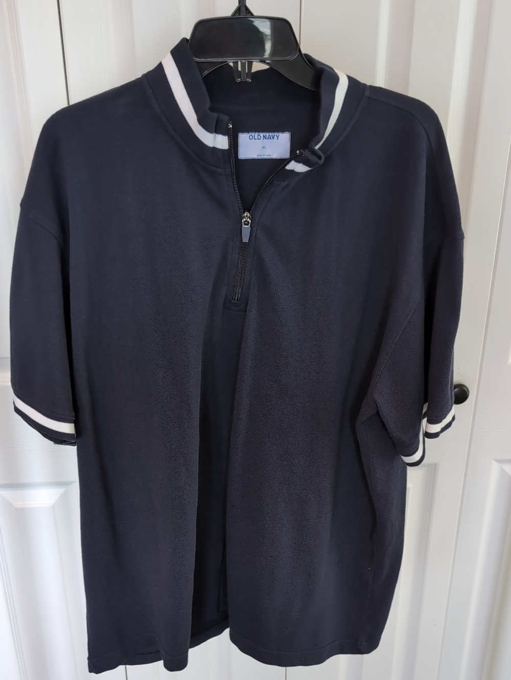 Old Navy Men’s Navy Zip-Up Short-Sleeve Sweater with White Trim